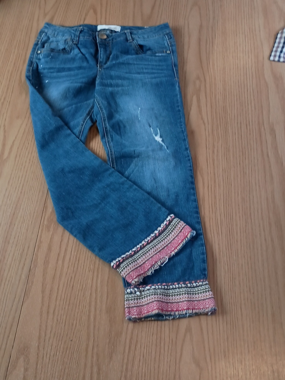 Artisan Crafted By Democracy Slightly Distressed Embroidered Hem Size 4